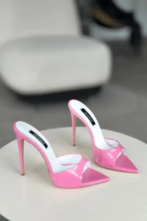 Fashion 05 · source product